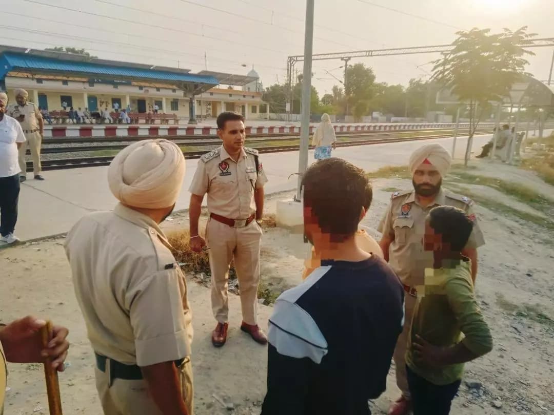 ਬਠਿੰਡਾ: ਬਠਿੰਡਾ ਦੇ ਪਿੰਡ ਕਾਹਨ ਸਿੰਘ ਵਾਲਾ ਵਿੱਚ ਨਸ਼ਿਆਂ ਵਿਰੁੱਧ ਪੁਲਿਸ ਦਾ ਵੱਡਾ ਸਰਚ ਅਭਿਆਨ