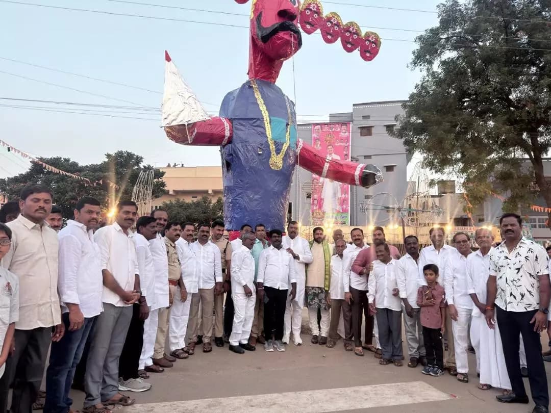 గుమ్మడిదల: గుమ్మడిదల మున్సిపాలిటీలో ఘనంగా దసరా సంబరాలు