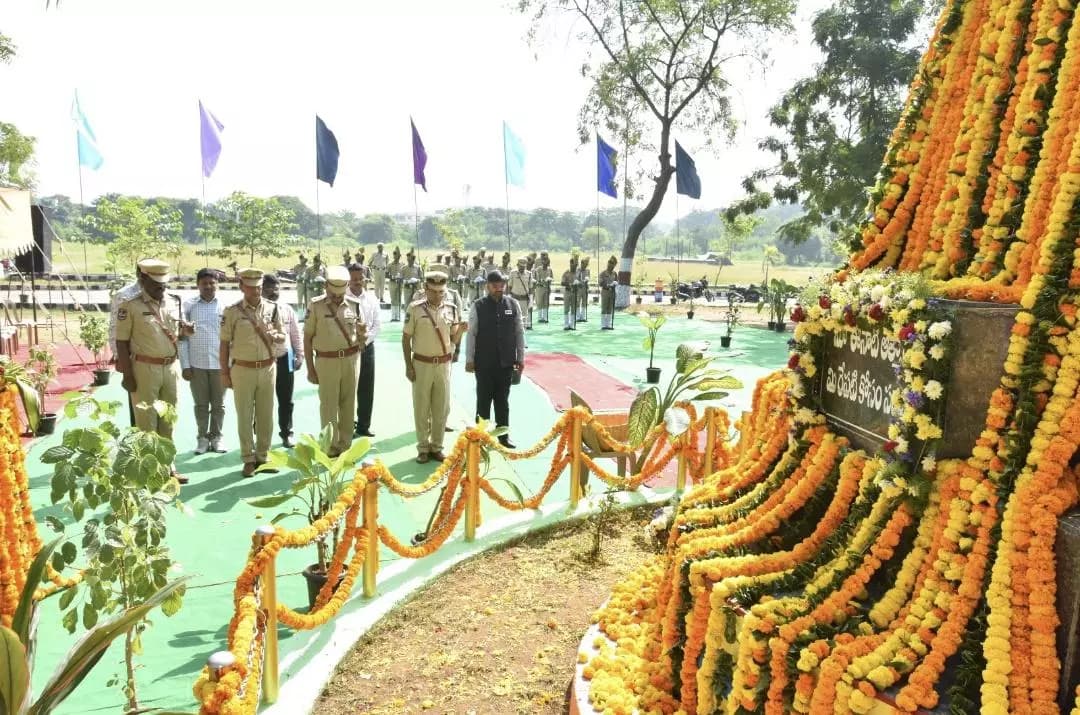 మంచిర్యాల: రామగుండం కమిషనరేట్ లో ఘనంగా పోలీసు అమరవీరుల సంస్మరణ దినోత్సవం
