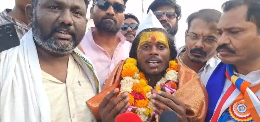 अकोला: आईसाठी 12 ज्योतिर्लिंगांची धावती यात्रा करणाऱ्या 19 वर्षीय मोनूची अकोल्यात धूम