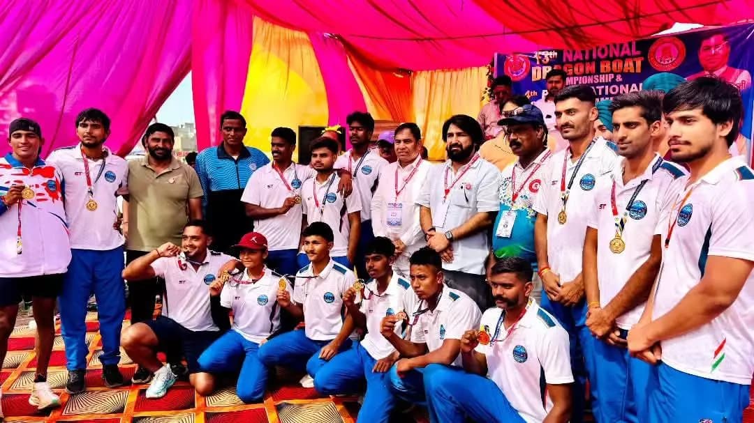 दिल्ली के सांसद योगेंद्र चंदोलिया ने भलस्वा झील में राष्ट्रीय ड्रैगन बोट चैंपियनशिप में किया मुख्य अतिथि के रूप में हिस्सा