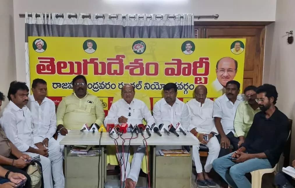 రాజమండ్రి రూరల్: రాజమహేంద్రవరం కార్పొరేషన్ ఎన్నికలకు రంగం సిద్ధం: గోరంట్ల బుచ్చయ్య చౌదరి