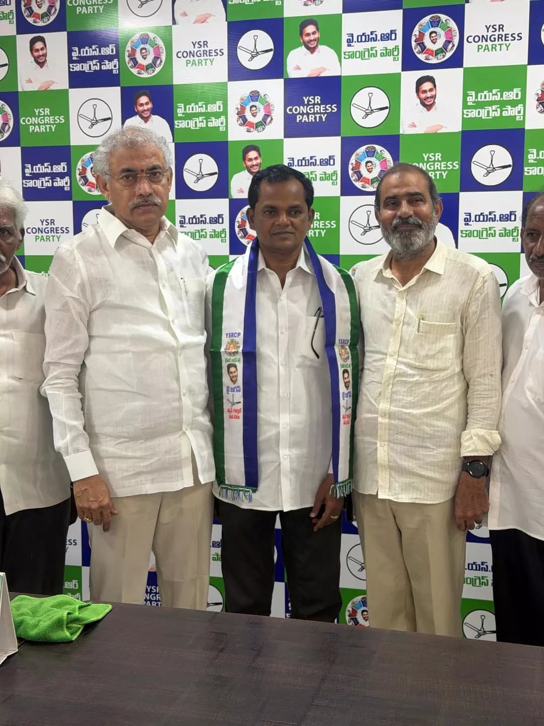 రాజమండ్రి రూరల్: వైఎస్సార్సీపీ జడ్పీటీసీ, ఎంపీటీసీ అభ్యర్థుల ప్రకటన