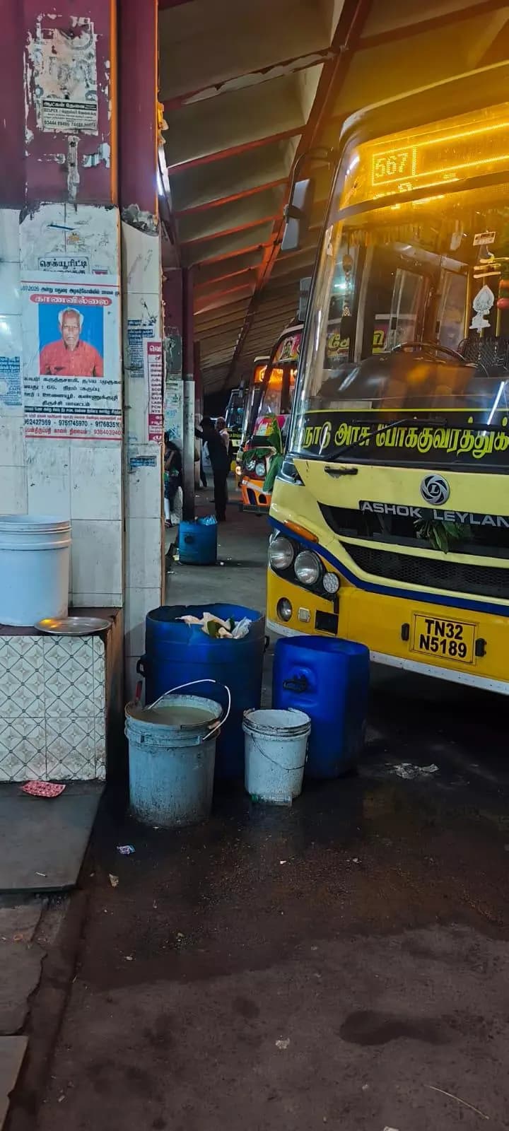 மதுரை கிழக்கு: மதுரை மாட்டுத்தாவணி பேருந்து நிலையத்தில் கடும் ஆக்கிரமிப்பு! தட்டிக்கேட்டால் தாக்குதல்!