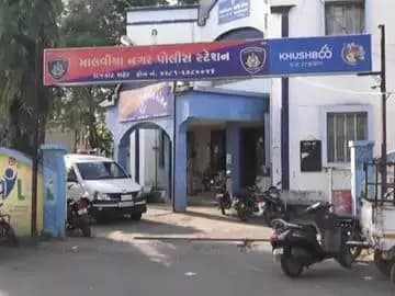 રાજકોટ: રાજકોટમાં પ્રેમલગ્ન બાદ જમાઈનો સાસુ પર છરીથી હુમલો, માલવિયાનગર પોલીસમાં ગુનો નોંધાયો