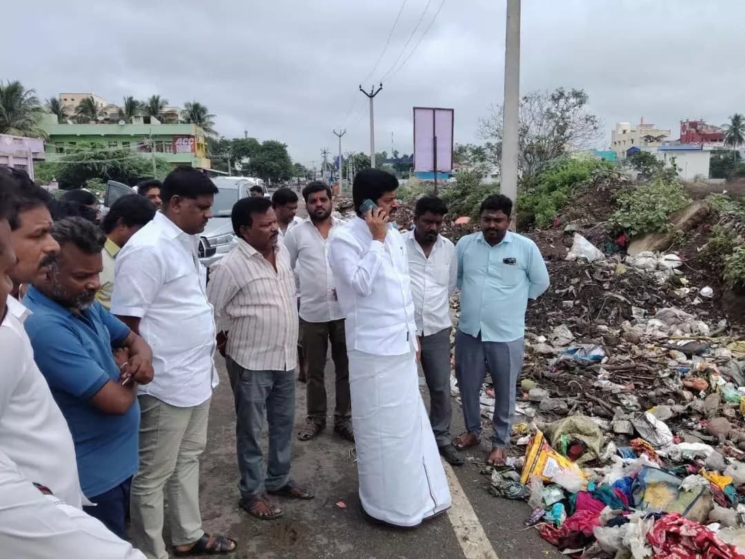 விழுப்புரம்: விழுப்புரம் மருதூர் - சாலாமேடு ஏரி பகுதியில் குப்பைகளை அகற்ற எம்.எல்.ஏ வலியுறுத்தல்