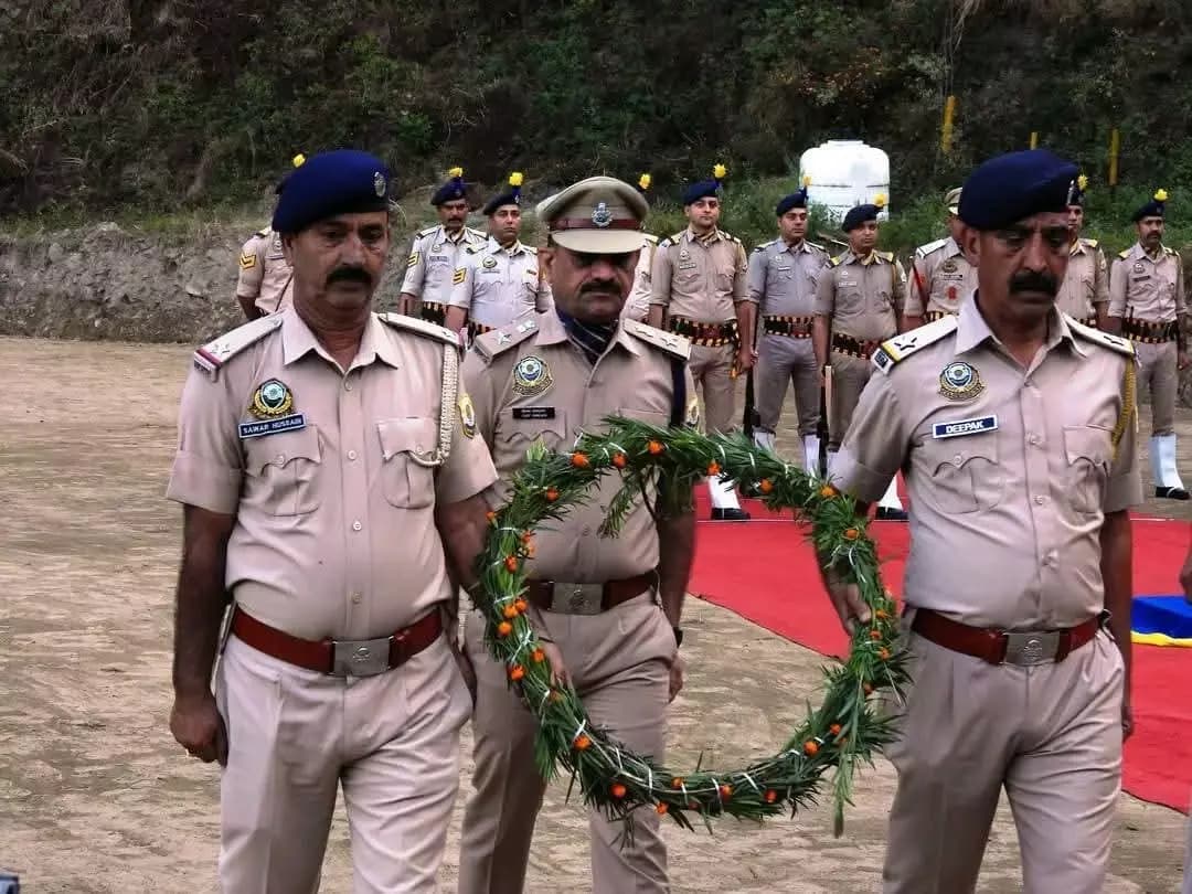 चम्बा: चंबा पुलिस ने पुलिस स्मृति दिवस पर शहीद जवानों को दी श्रद्धांजलि