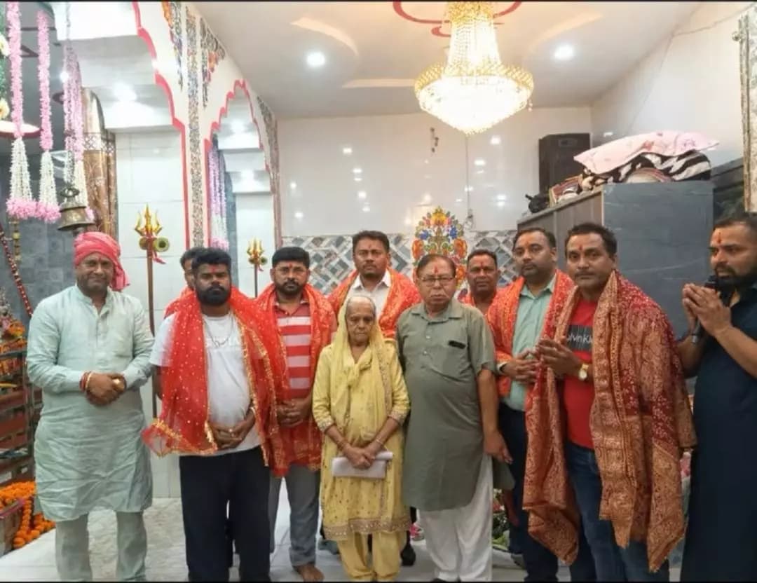 ਨਕੋਦਰ: ਕਾਂਗਰਸ ਹਲਕਾ ਇੰਚਾਰਜ ਡਾਕਟਰ ਨਵਜੋਤ ਸਿੰਘ ਦਾਹੀਆ ਨੇ ਗੁੱਗਾ ਜਾਹਰ ਪੀਰ ਮੰਦਿਰ ਵਿਖੇ ਟੇਕਿਆ ਮੱਥਾ