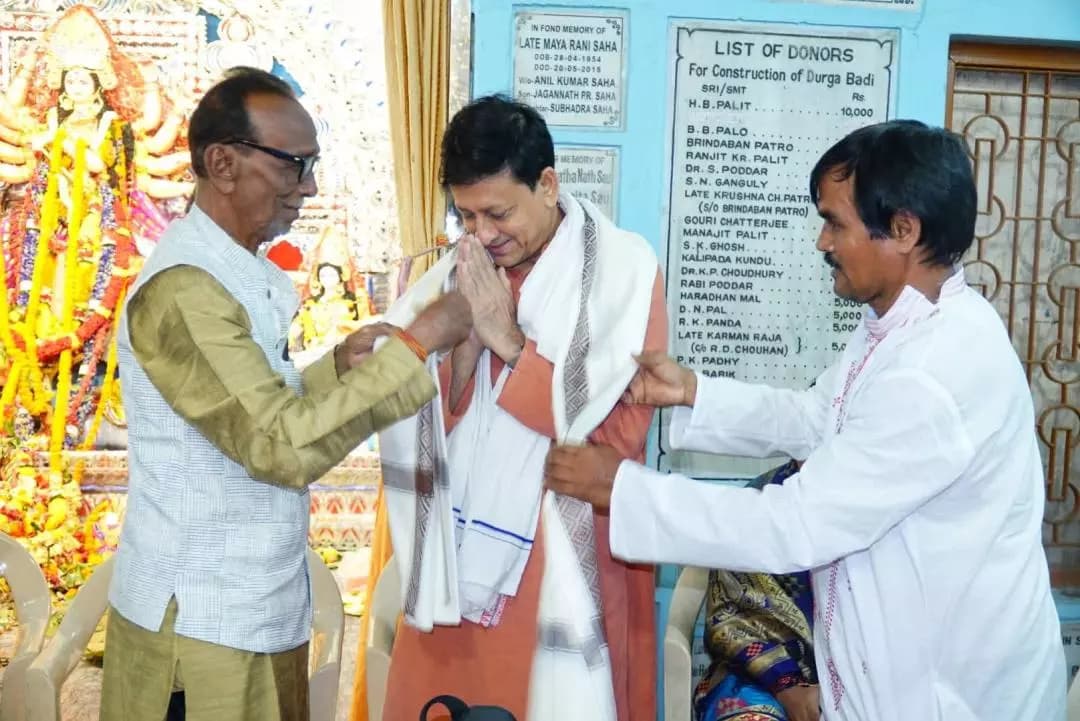 ଦିଗପହଣ୍ଡି: ବ୍ରହ୍ମପୁର: ବେଙ୍ଗୋଲି ସମାଜ ଦୁର୍ଗାପୂଜା ମଣ୍ଡପ ବୁଲିଲେ ବିଧାୟକ