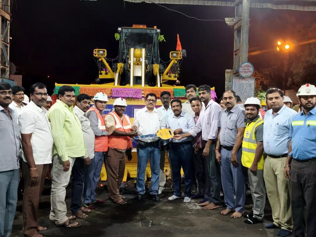 నస్పూర్: SRP OCP లో కొత్త 6.5 టన్నుల లోడర్ ప్రారంభం