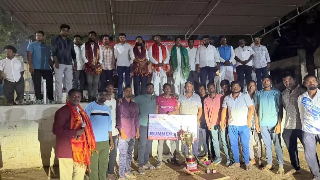 వనపర్తి: వివేకానంద క్రికెట్ టోర్నమెంట్ విజేతగా పెబ్బేరు జట్టు