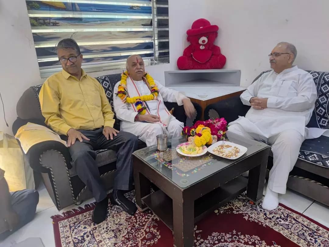 ડેડીયાપાડા: નર્મદા: ડેડીયાપાડામાં ડૉ. પ્રવીણ તોગડિયાની મુલાકાત, સામૂહિક હનુમાન ચાલીસાનો અનુરોધ
