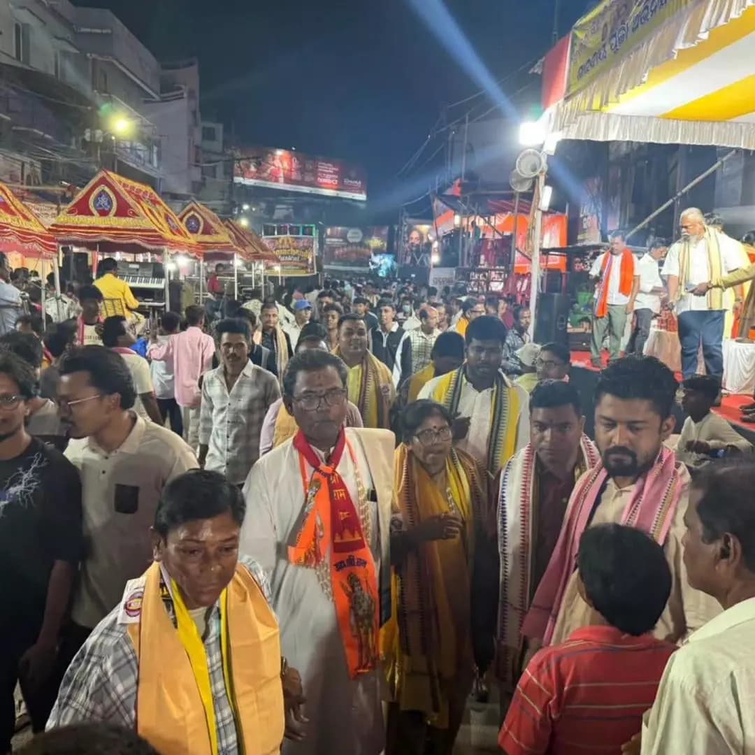 କଟକ ପୌରାଞ୍ଚଳ: କଟକରେ ମାରୱାଡ଼ି ମଞ୍ଚ ଦ୍ୱାରା ଆୟୋଜିତ ମା’ ଦୁର୍ଗାଙ୍କ ଭସାଣି ଶୋଭାଯାତ୍ରା