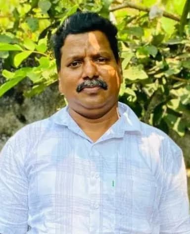 കോഴിക്കോട്: തിരുവമ്പാടിയിൽ ആംബുലൻസ് ബൈക്കിൽ ഇടിച്ച് യുവാവ് മരിച്ചു