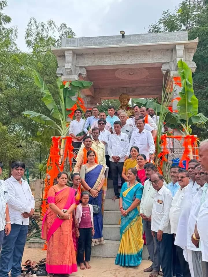ಯಲಬರ್ಗ: ಯಲಬುರ್ಗಾದಲ್ಲಿ ವಿಜೃಂಭಣೆಯಿಂದ ನಡೆದ ಕಿತ್ತೂರು ರಾಣಿ ಚೆನ್ನಮ್ಮ ಜಯಂತಿ