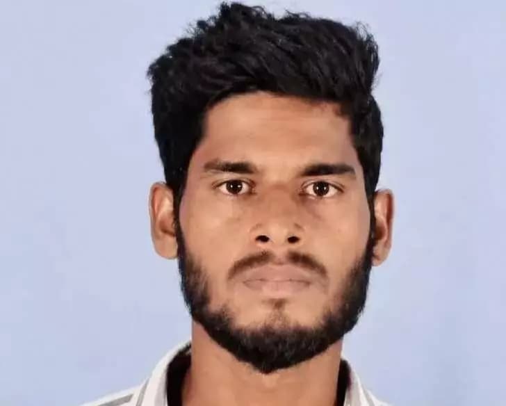 కాకినాడ సిటీ: పూరి సముద్ర తీరంలో కాకినాడ మత్స్యకారుడు గల్లంతు