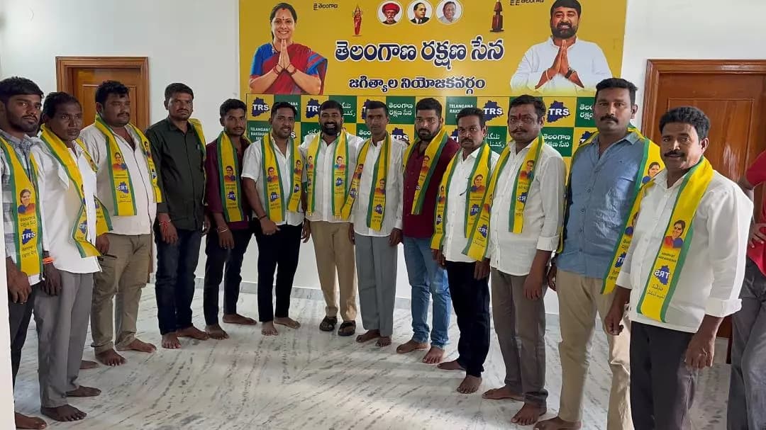 జగిత్యాల: జగిత్యాలలో టీఆర్ఎస్లోకి భారీగా చేరిన యువత