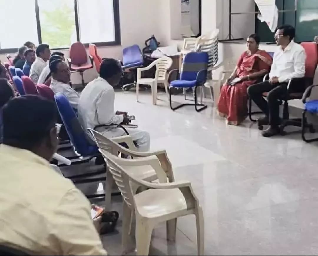 కొణిజర్ల: ఖమ్మం: వైద్య ఆరోగ్య శాఖలో ఫేషియల్ అటెండెన్స్ విధానం అమలు