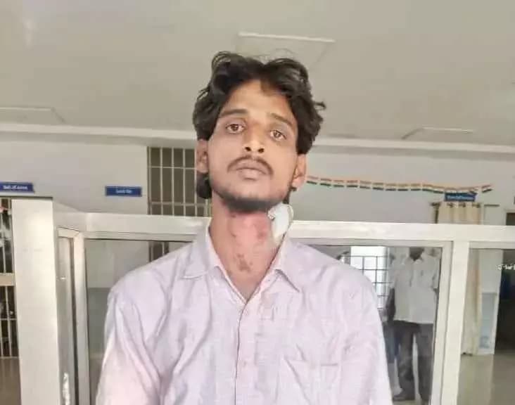మేడ్చల్: జవహర్నగర్లో గంజాయి మత్తు: తండ్రిపై సుత్తితో దాడి చేసిన కుమారుడు