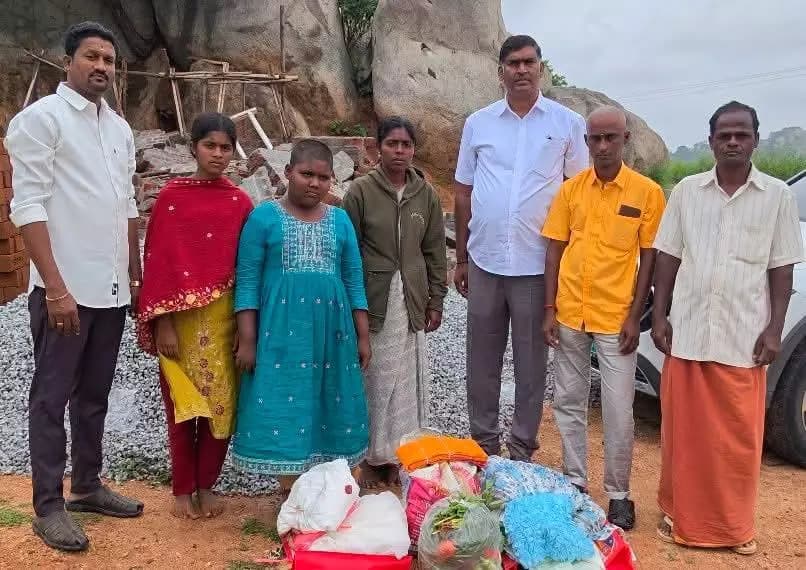 நாட்றாம்பள்ளி: நாட்றம்பள்ளி: வீடு இழந்த பெண்ணுக்கு 'வீ த லீடர்ஸ்' அமைப்பு உதவி