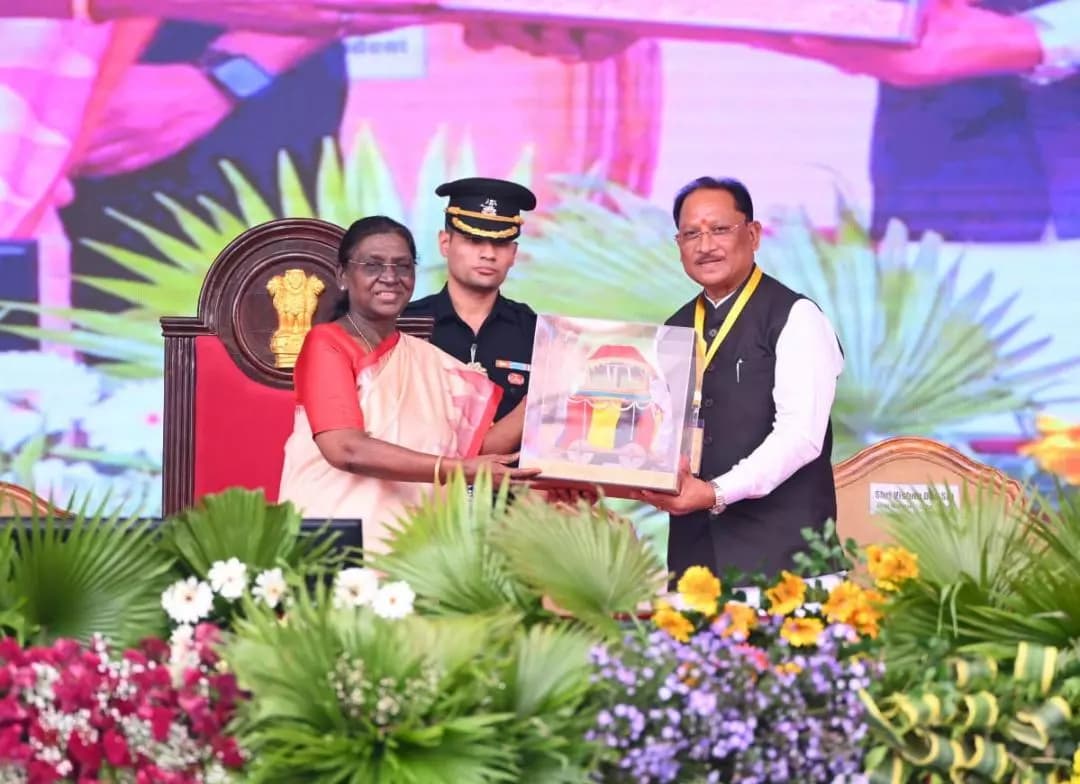 राष्ट्रपति द्रौपदी मुर्मु ने बस्तर दशहरा की अनूठी परंपराएं और जनजातीय संस्कृति की सराहना की