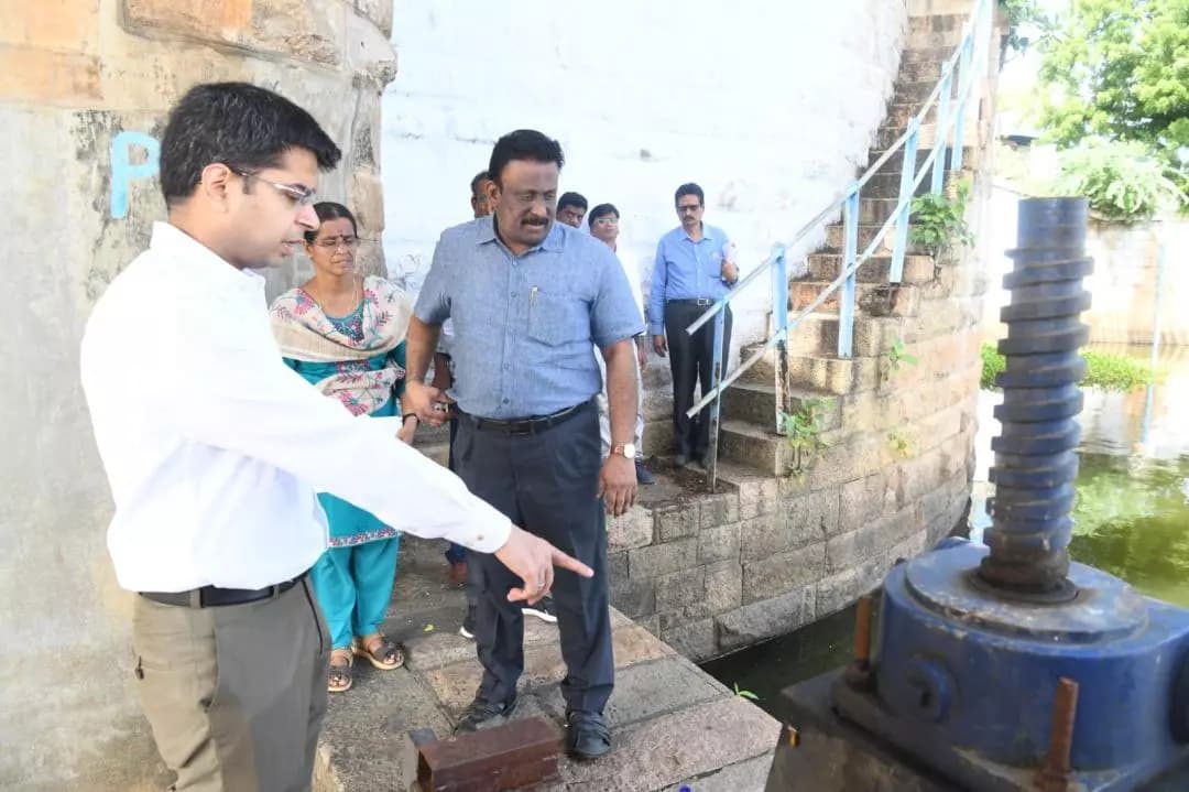 ஏரல்: தூத்துக்குடியில் வடகிழக்கு பருவமழை முன்னெச்சரிக்கை நடவடிக்கைகள்: அதிகாரிகள் ஆய்வு
