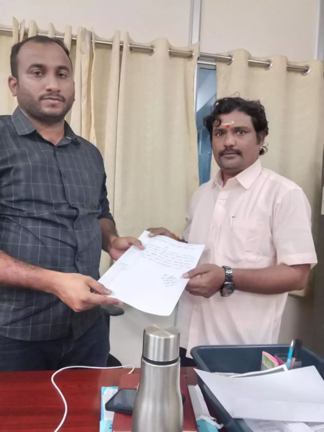 మంచిర్యాల: 44వ డివిజన్లో పబ్లిక్ బోరు ధ్వంసం - కమిషనర్కు ఫిర్యాదు