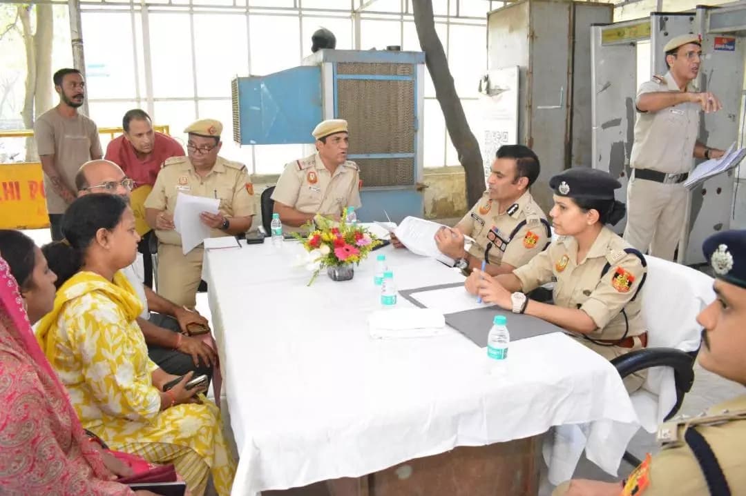रोहिणी: आदर्श नगर थाने में जनसुनवाई, आम जनता की शिकायतों का तुरंत निपटारा होगा