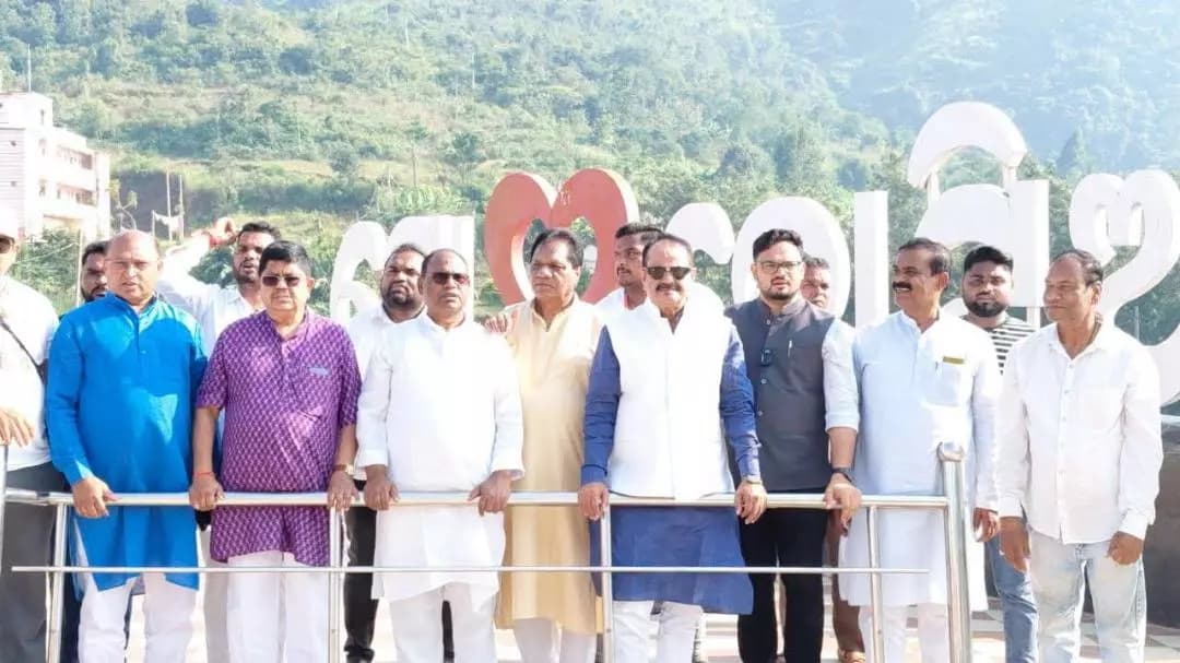 ଲକ୍ଷ୍ମୀପୁର: କୋଟିଆ ଗସ୍ତ କଲେ ଲକ୍ଷ୍ମୀପୁର ବିଧାୟକ ପବିତ୍ର ସାଉଁତା, ଜନସଚେତନତା କାର୍ଯ୍ୟକ୍ରମରେ ଯୋଗ
