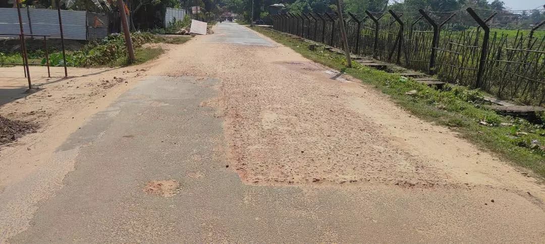 কৈলাশহর: কৈলাশহর-রাঙ্গাউটি ৭ কিমি রাস্তা মরণফাঁদ, নতুন মেরামতের দাবি