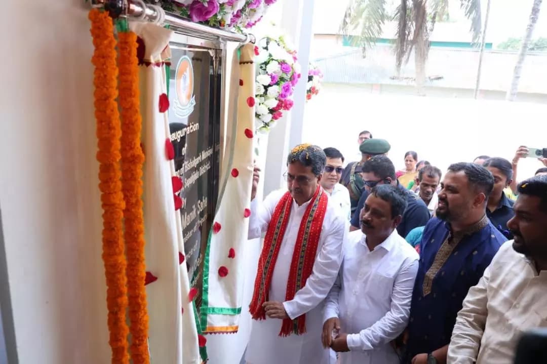 মোহনপুর: বিশালগড়ে ২.৮৮ কোটি টাকায় নির্মিত নতুন পুর পরিষদ ভবন উদ্বোধন