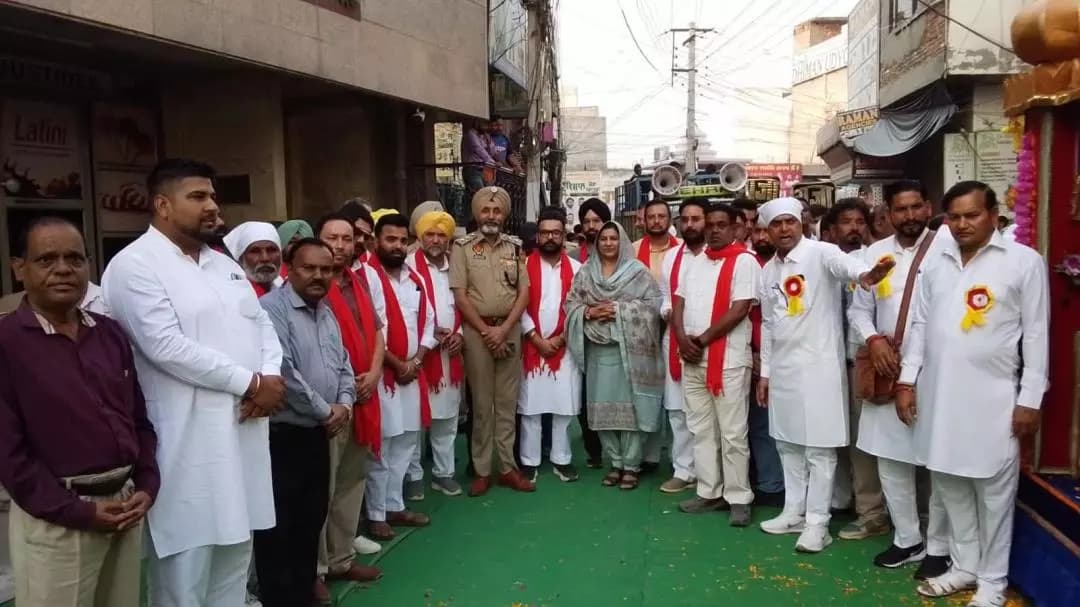 ਨਕੋਦਰ: ਭਗਵਾਨ ਵਾਲਮੀਕਿ ਜੀ ਦੇ ਪ੍ਰਗਟ ਦਿਵਸ 'ਤੇ ਸਜਾਈ ਗਈ ਸ਼ੋਭਾ ਯਾਤਰਾ