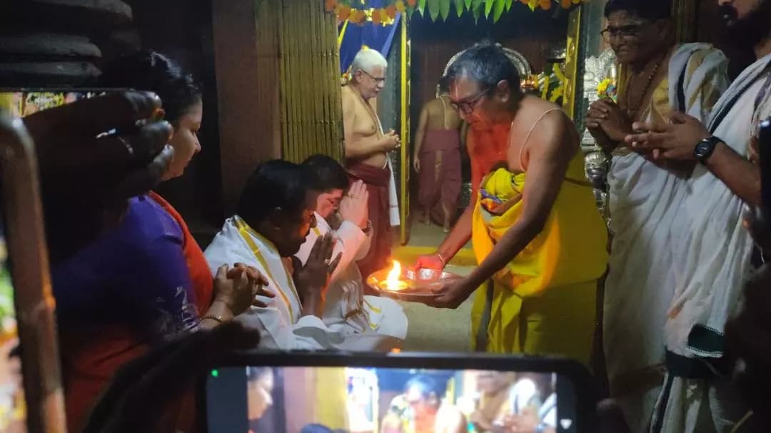 ధర్మపురి: ధర్మపురి లక్ష్మీ నరసింహ స్వామిని దర్శించుకున్న మంత్రులు పొన్నం, అడ్లూరి