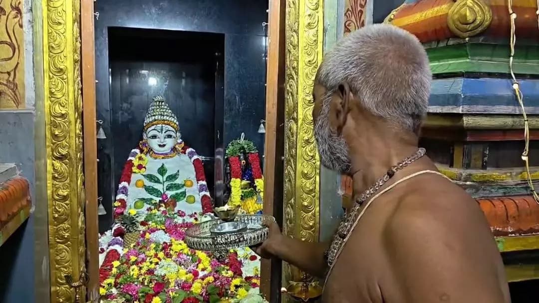 ஆம்பூர்: ஆம்பூர் சிவாலயங்களில் விமரிசையாக நடைபெற்ற ஐப்பசி மாத அன்னாபிஷேக விழா!