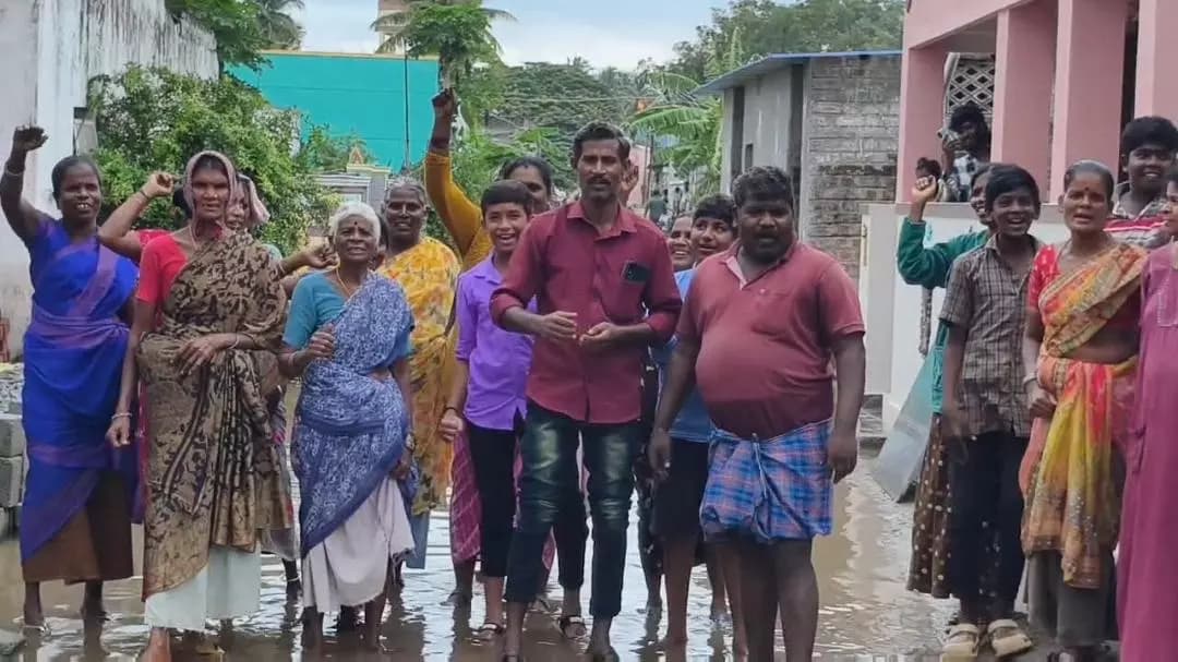 திருப்பத்தூர்: குடியிருப்புப் பகுதியில் தேங்கிய கழிவுநீர் - நோய்த்தொற்று அபாயத்தால் மக்கள் அவதி