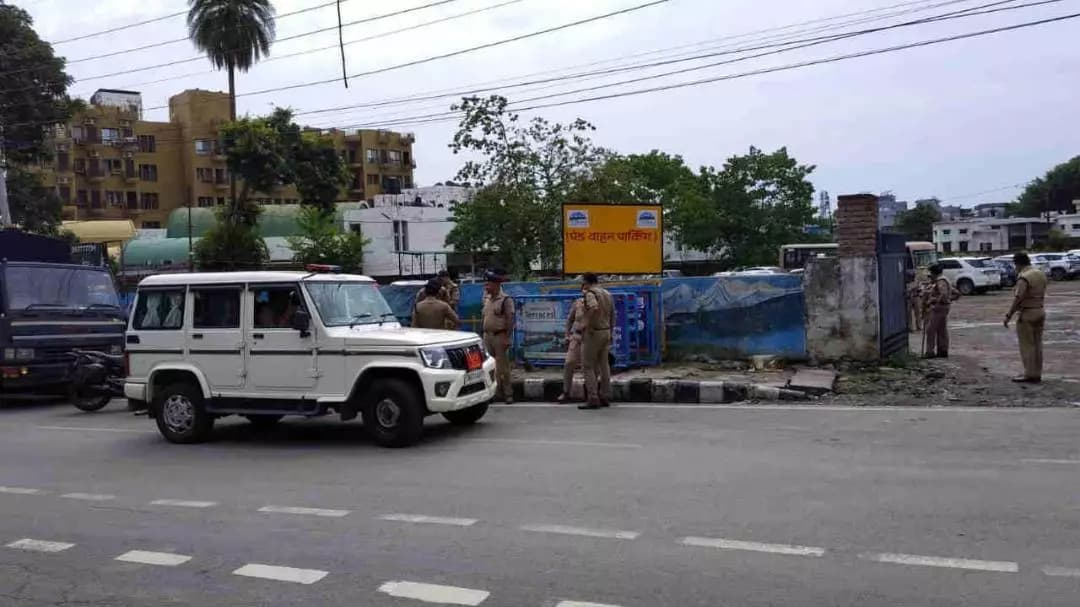 देहरादून: देहरादून में युवक की सड़क किनारे हत्या, दो अज्ञात आरोपी बनाम एफआईआर दर्ज