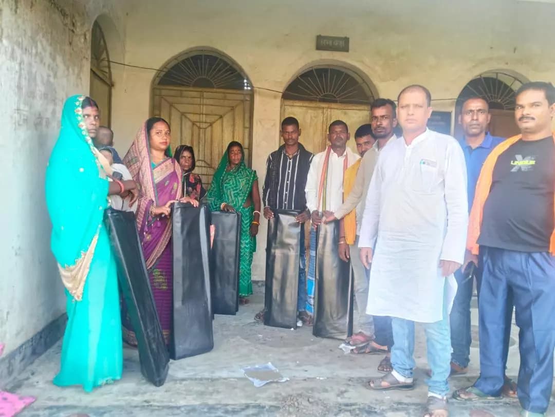 चौथम: बागमती नदी के तेज कटाव से चौथम प्रखंड में कई घर बहे, पीड़ितों ने मुआवजे की मांग की