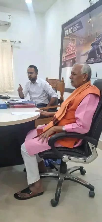 मांझी: महाराजगंज सांसद ने ताजपुर बाजार पुल को छोटी वाहनों के लिए खोलने का किया आग्रह