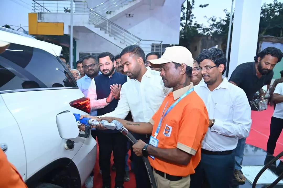 జగిత్యాల: జగిత్యాలలో కొత్త ప్రభుత్వ పెట్రోల్ బంకు ప్రారంభం: కలెక్టర్ బి. సత్య ప్రసాద్
