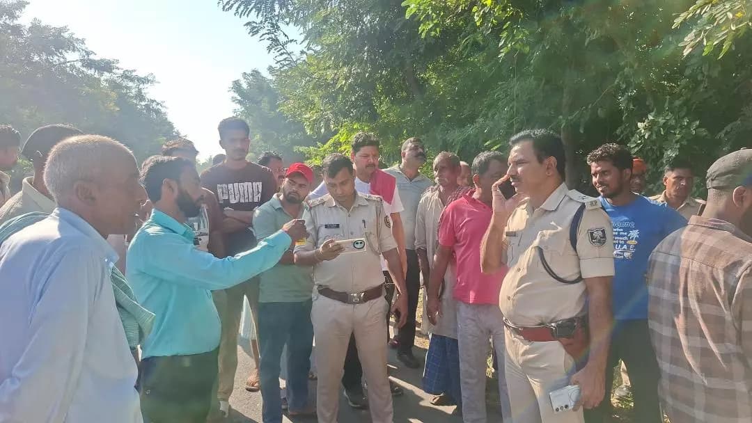 दरौंधा: सिवान में तेज रफ्तार कार की बाइक से टक्कर, 3 लोग घायल