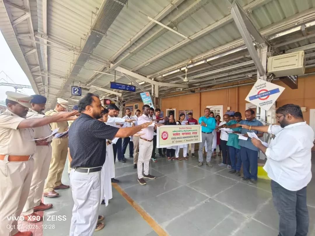 ഒറ്റപ്പാലം: ഷൊർണ്ണൂർ റെയിൽവേ സ്റ്റേഷനിൽ വിജിലൻസ് ബോധവൽക്കരണ വാരാചരണം സംഘടിപ്പിച്ചു