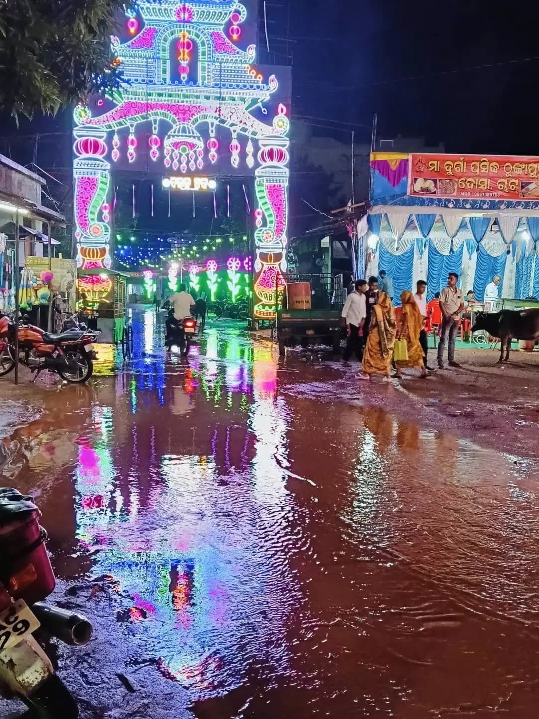 ହିନ୍ଦୋଳ: ଇନ୍ଦିପୁର ଲକ୍ଷ୍ମୀପୂଜା: ପ୍ରବଳ ବର୍ଷା ସତ୍ତ୍ୱେ ମା ବାଙ୍କମୁଣ୍ଡିଙ୍କ ନିକଟରେ ଶ୍ରଦ୍ଧାଳୁଙ୍କ ଭିଡ଼
