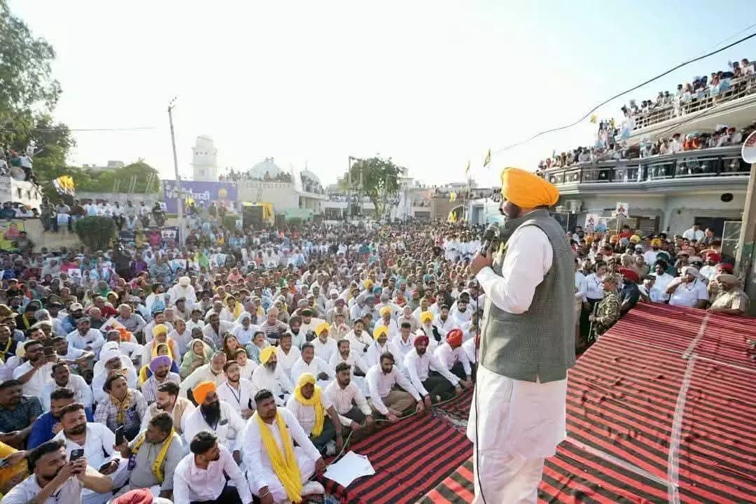 ਨਕੋਦਰ: ਪਿੰਡ ਸ਼ਰੀਂਹ 'ਚ ਮੁੱਖ ਮੰਤਰੀ ਭਗਵੰਤ ਮਾਨ ਨੇ ਵਿਰੋਧੀ ਪਾਰਟੀਆਂ 'ਤੇ ਸਾਧੇ ਨਿਸ਼ਾਨੇ