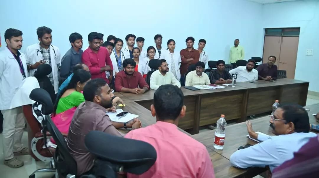 జగిత్యాల: జగిత్యాల మెడికల్ కాలేజీ విద్యార్థుల సమ్మె విరమణ: డిసెంబర్ 15లోగా పూర్తిస్థాయి వసతులు