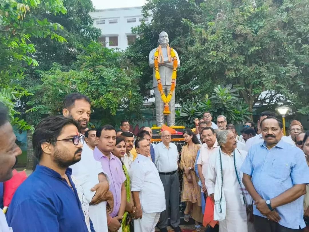 କଟକ ପୌରାଞ୍ଚଳ: କଟକରେ ଜାନକୀ ବଲ୍ଲଭ ପଟ୍ଟନାୟକଙ୍କ ପୂର୍ଣ୍ଣାଙ୍ଗ ପ୍ରତିମୂର୍ତ୍ତି ଉନ୍ମୋଚିତ