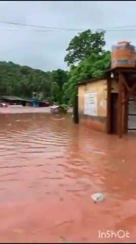 गुहागर: चुकीच्या खोदकामामुळे नरवण बाजारपेठेमध्ये मातीचे साम्राज्य, पहिल्यांदाच नदीला पूर #jansamasya