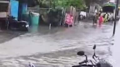 वरोरा: वरोरा शहरात मुसळधार पावसाने रस्ते झाले जलमय ;नागरिक त्रस्त