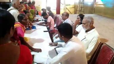 एकंगरसराय: @#एकंगरसराय नगर पंचायत में स्थित डाक बंगला में वृद्ध जनों का शिविर लगाया गया