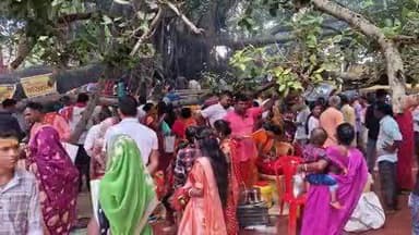 सारठ: बामनगामा बाबा दुबे की वार्षिक पूजा में उमड़ी भारी भीड़, MLA चुन्ना सिंह भी तैनात