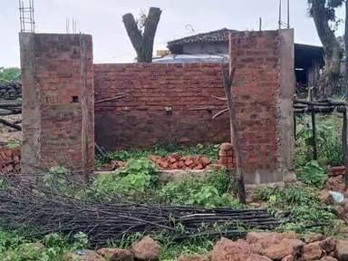 बगीचा: बगीचा के ग्राम पंचायत महनई में दर्जनों प्रधानमंत्री आवास योजना के हितग्राहियों के खाते पर लगा रोक, नहीं हो रहा भुगतान